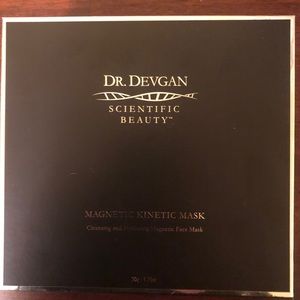 Dr. Devgan Scientific Beauty Magnetic Kinetic Mask